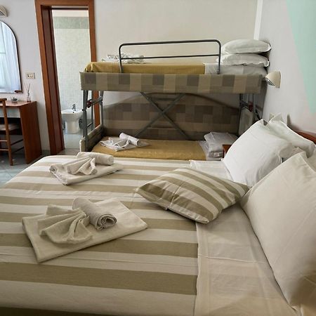 Hotel Villa Caterina Ріміні Екстер'єр фото