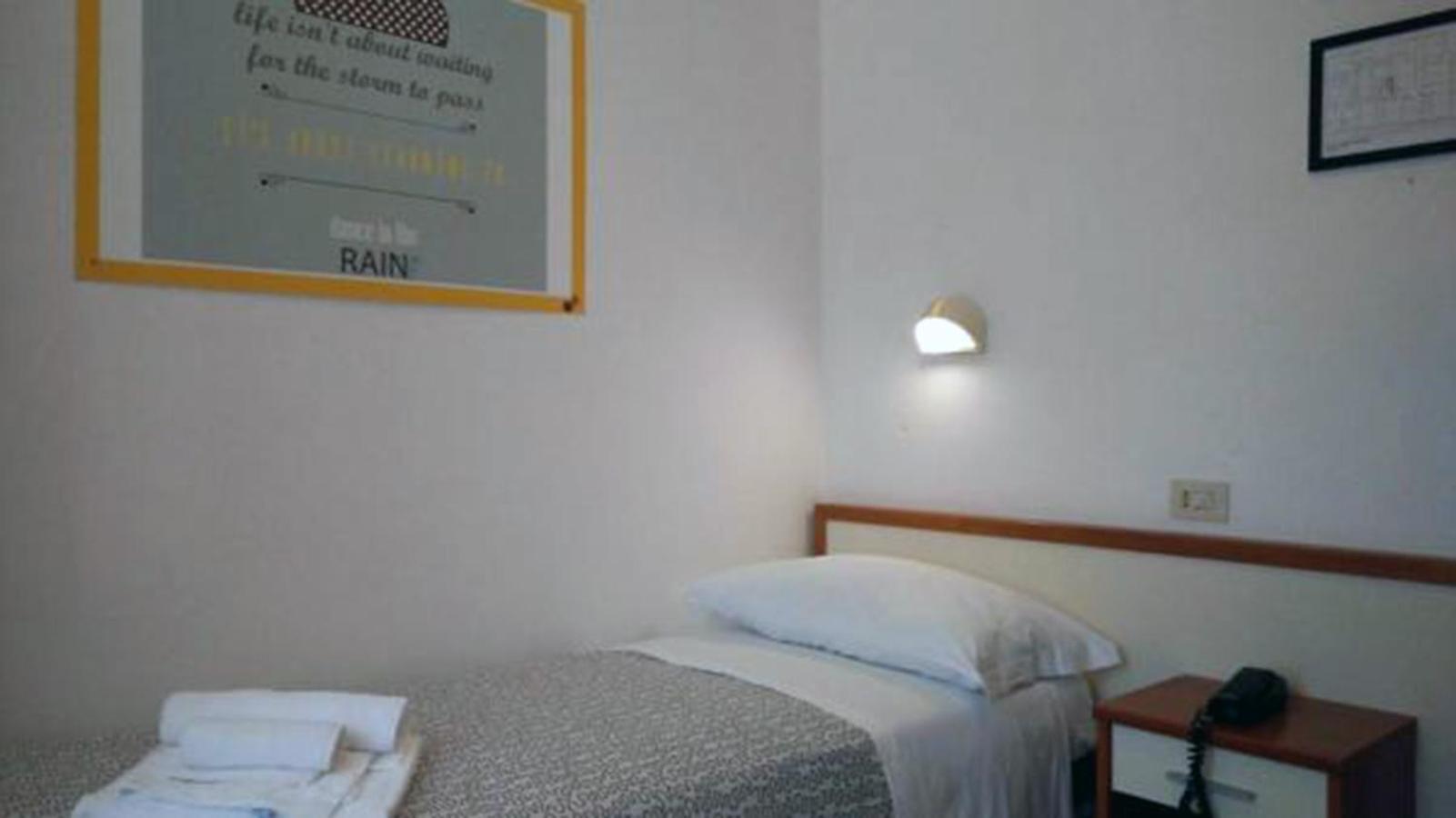 Hotel Villa Caterina Ріміні Екстер'єр фото