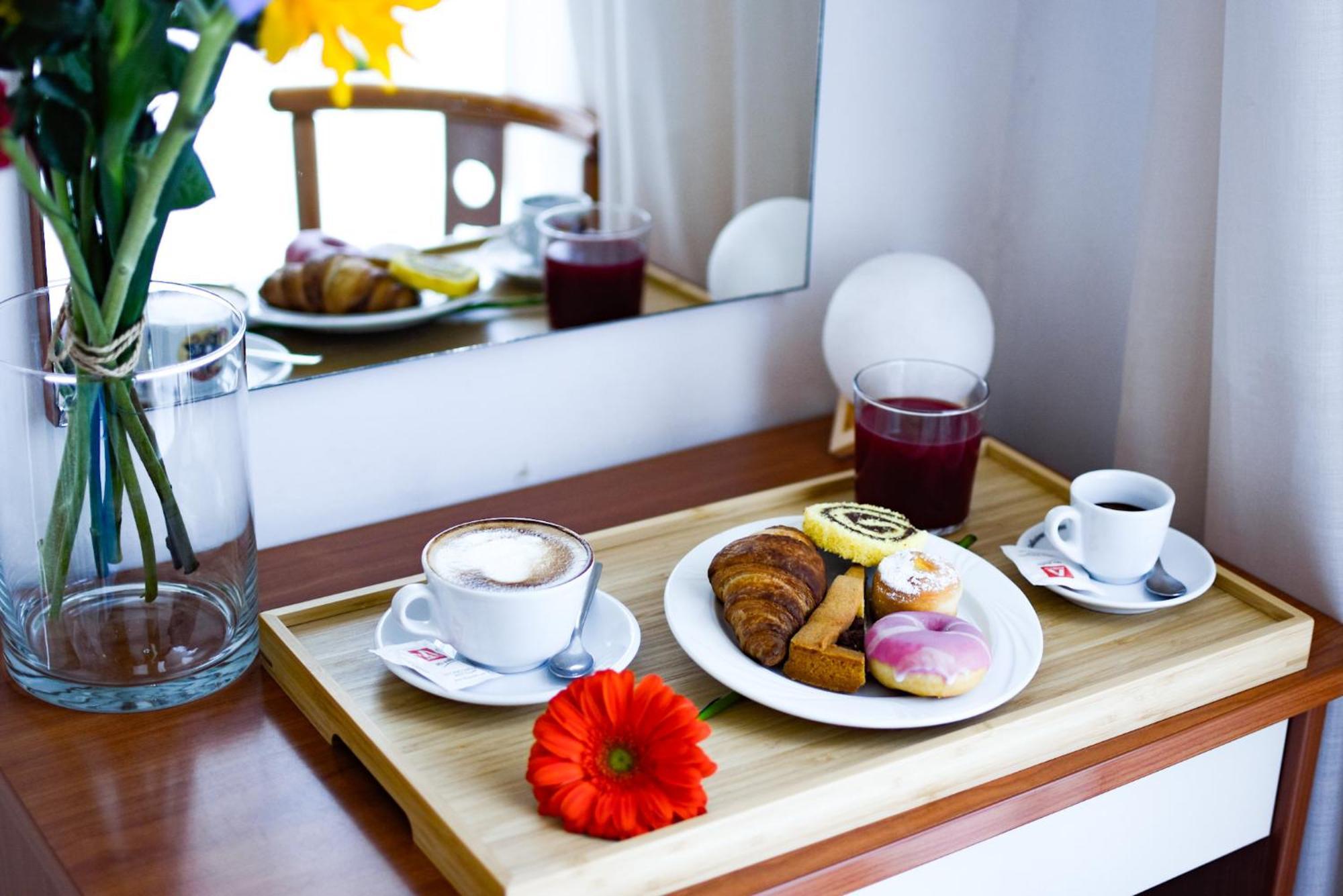 Hotel Villa Caterina Ріміні Екстер'єр фото