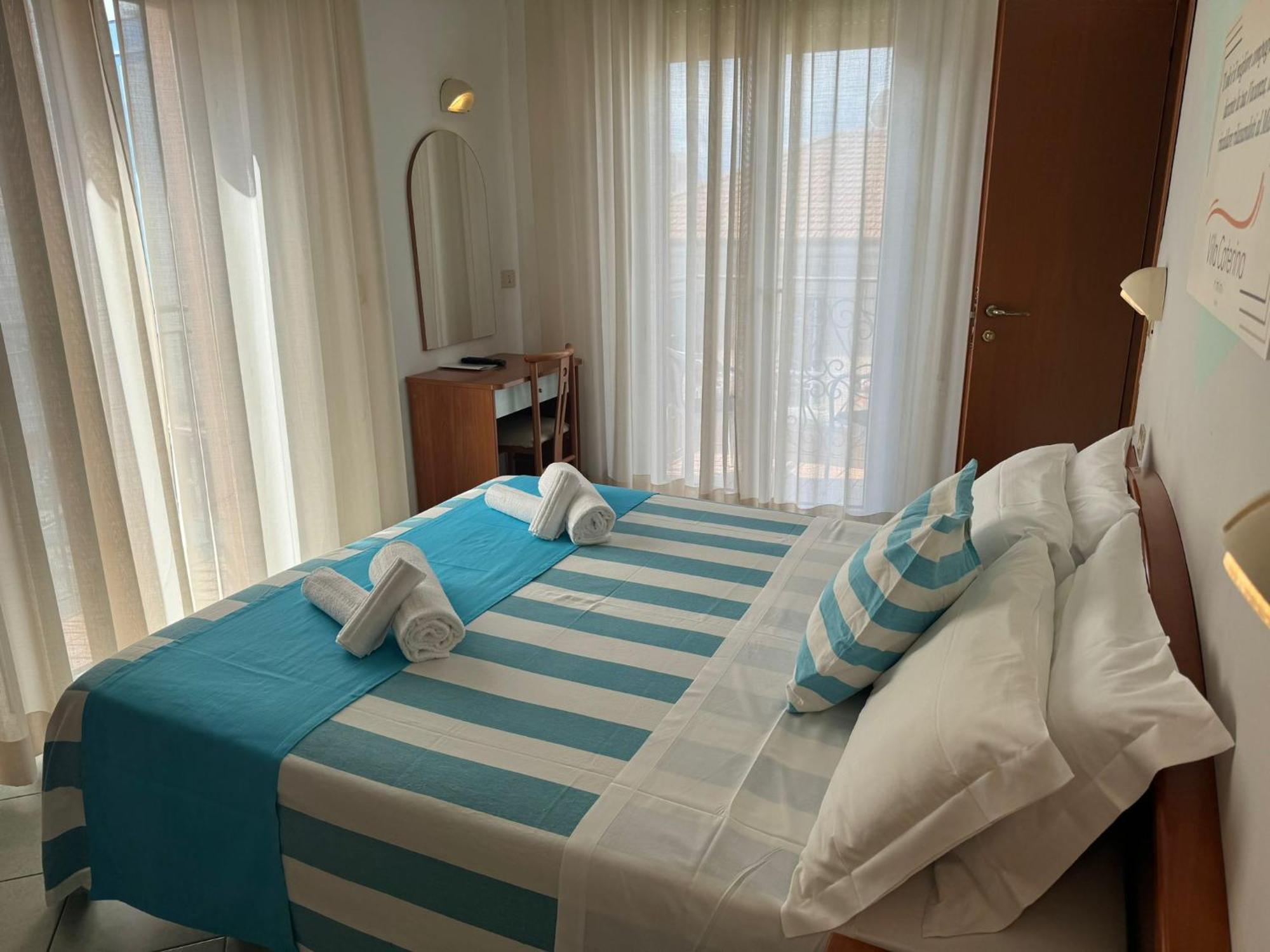 Hotel Villa Caterina Ріміні Екстер'єр фото